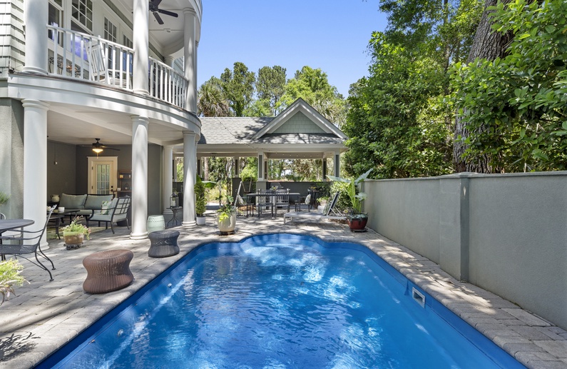 Courtyard Patio with Pool