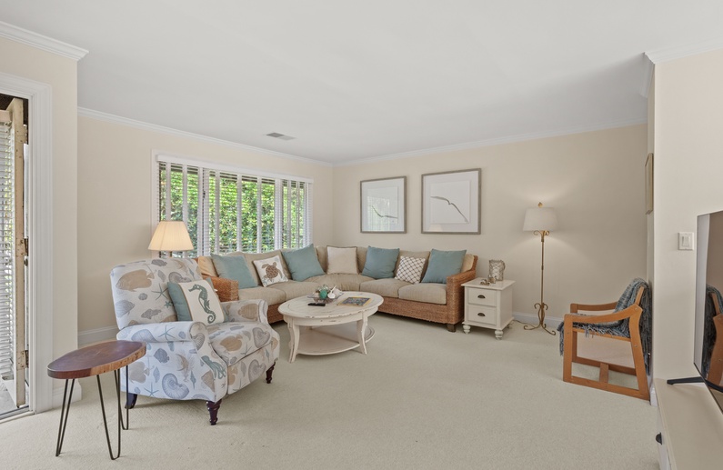 1382 Fairway Oaks Villa