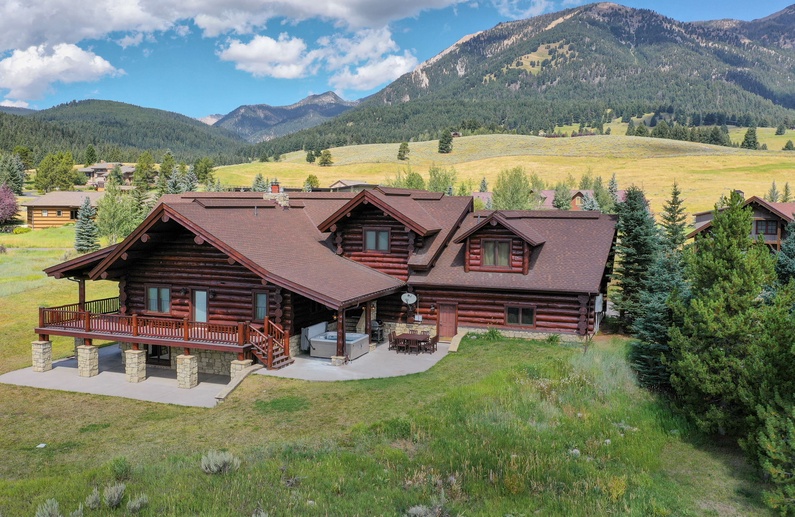 MDW Red Feather Lodge Photo