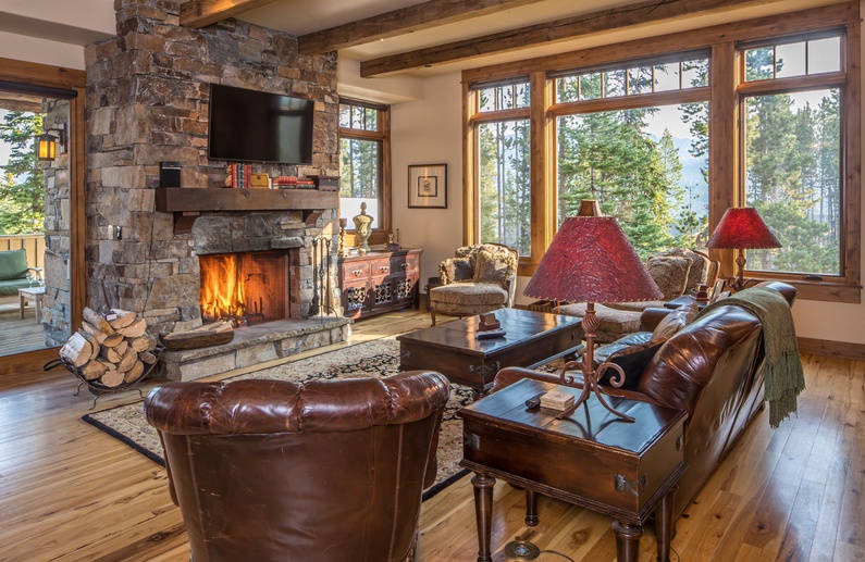 Bear Paw Den Photo