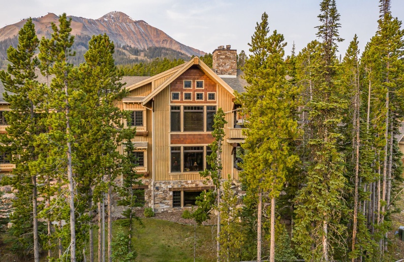 Bear Paw Den Photo