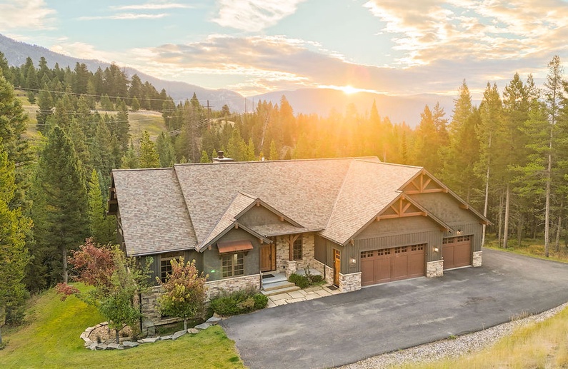 Antler Ridge Chateau Photo