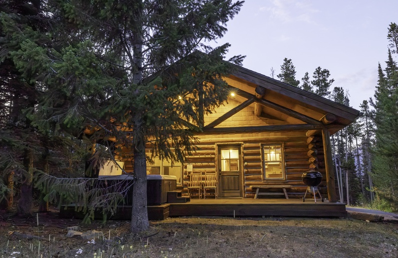 Stirrup Summit Cabin Photo