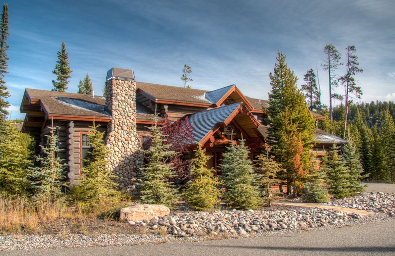MV Big Dog Lodge Photo