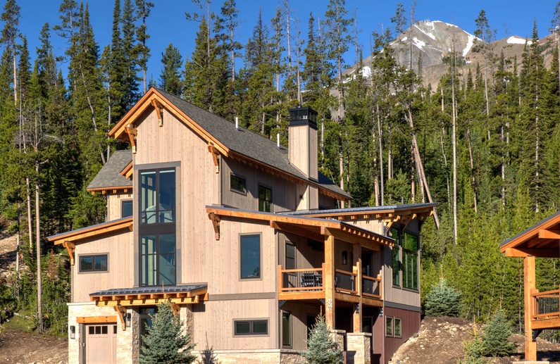 Homestead Chalet 12 Claim Jumper Photo