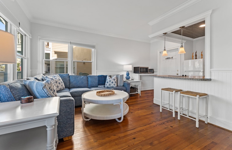 Marsh Harbour Inn-Royal Palm Suite