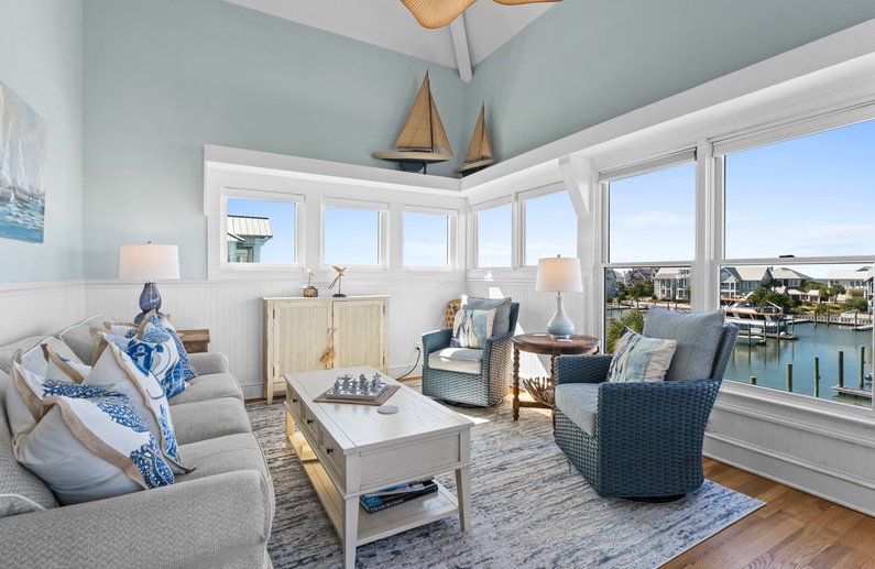 Marsh Harbour Inn-Pinnacle Suite