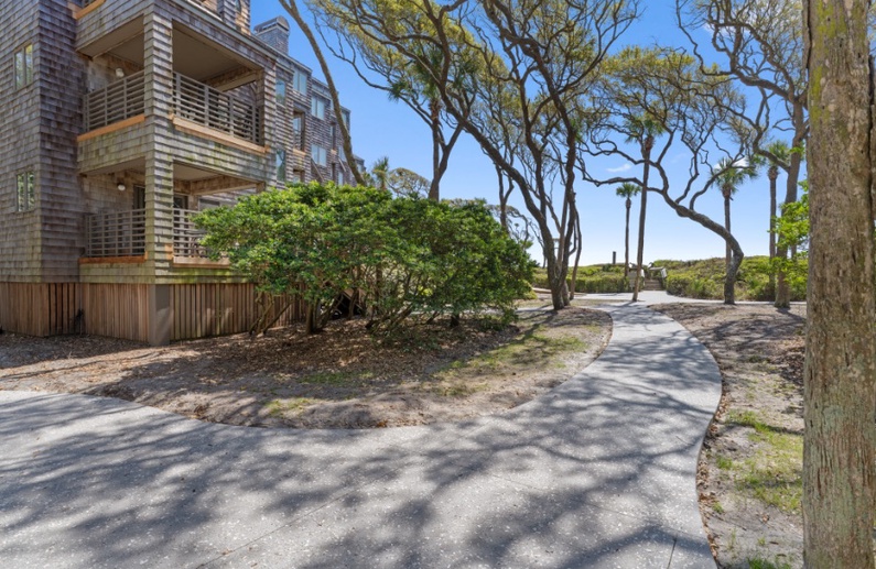 4333 Windswept Villa Woodland View