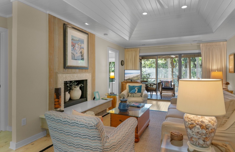 1045 Sparrow Pond Lagoon View