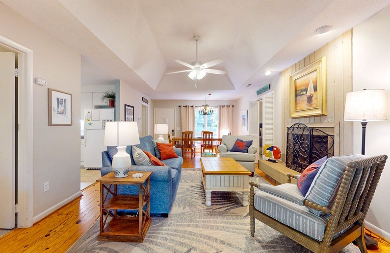 1070 Sparrow Pond Cottage Woodland View