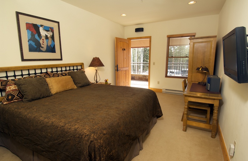 Bear Creek Lodge 109B