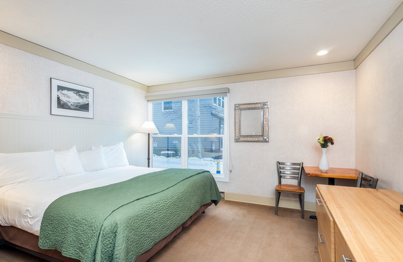 Mountainside Inn 210