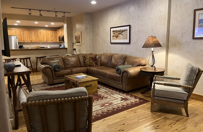 Bear Creek Lodge 107A