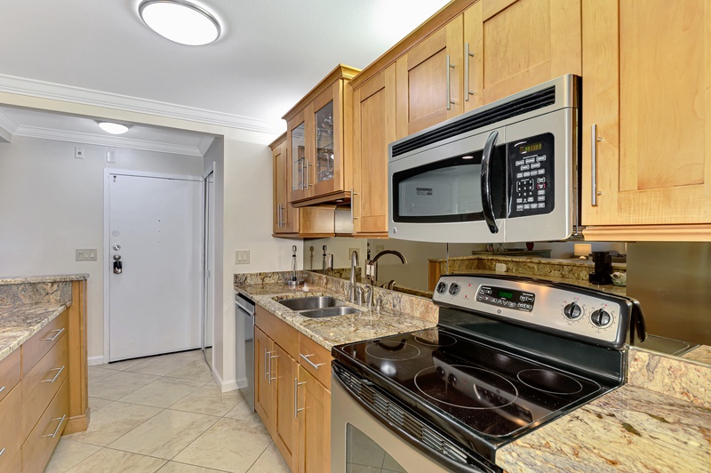 Harbor Towers 319- Tropical Sand Accommodations.