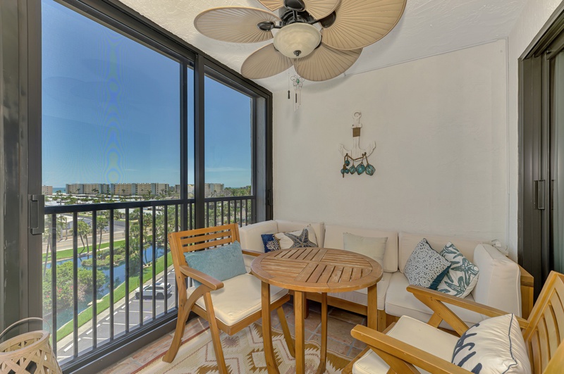 Private Screened-in Balcony