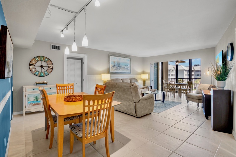 Harbor Towers Unit 415 by Tropical Sands Accommodations
