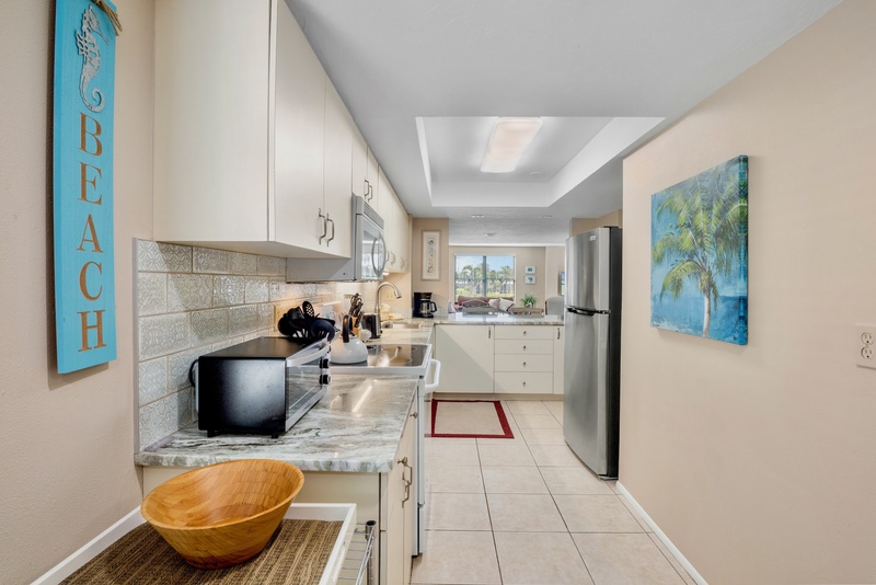 Gulf and Bay Club D101 by Tropical Sands Accommodations