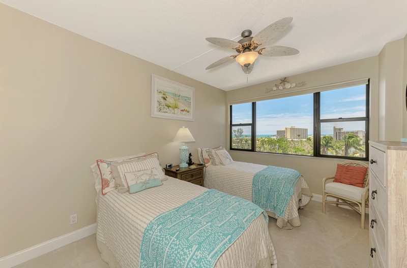 Second Bedroom, Two Twin XL beds