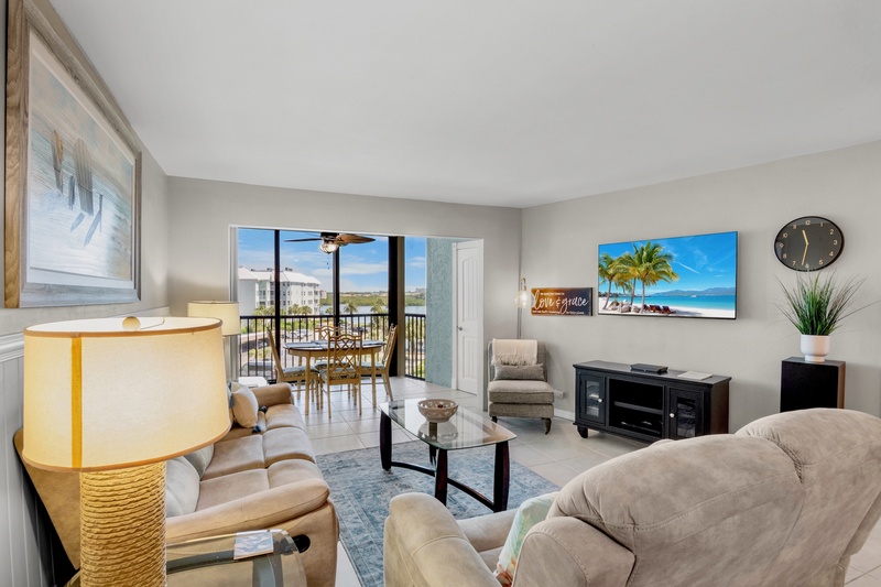 Harbor Towers Unit 415 by Tropical Sands Accommodations