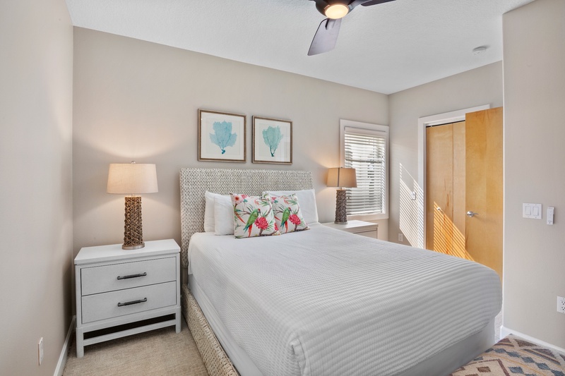 Second Bedroom, Queen