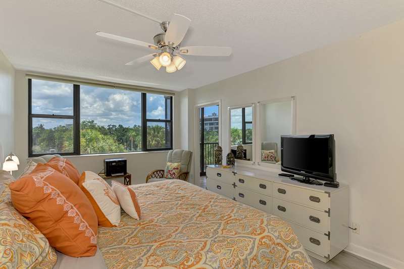 Primary Bedroom, King with TV