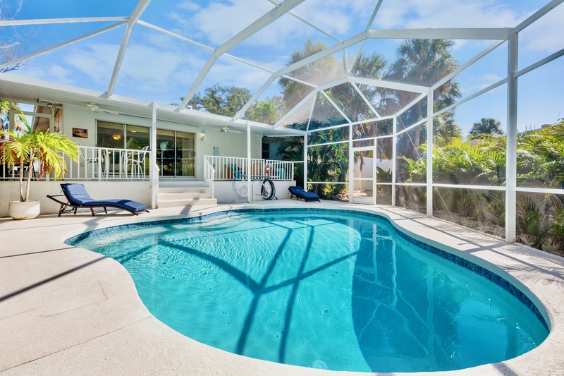 Private screened-in pool