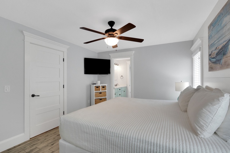 Seventh Bedroom, King