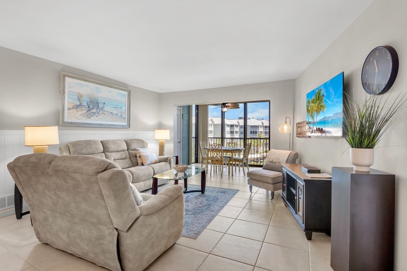 Harbor Towers Unit 415 by Tropical Sands Accommodations