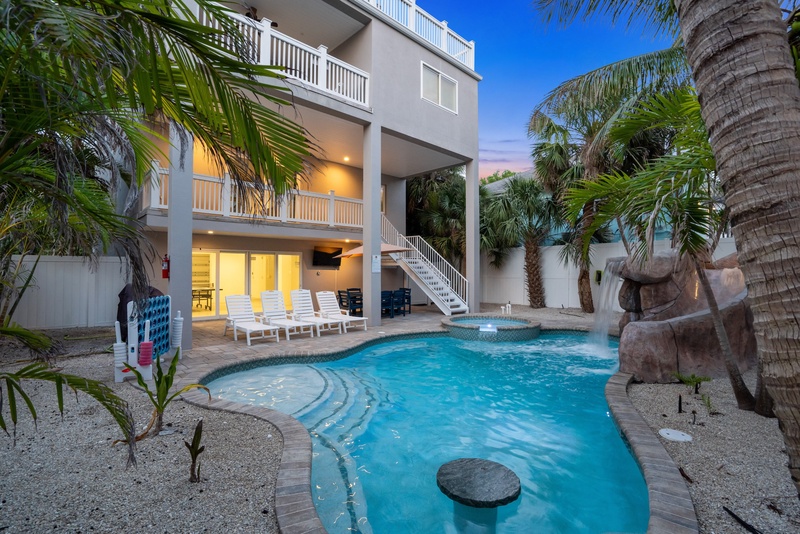 Swim Up Bar