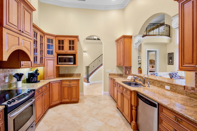 Spacious kitchen with appliances
