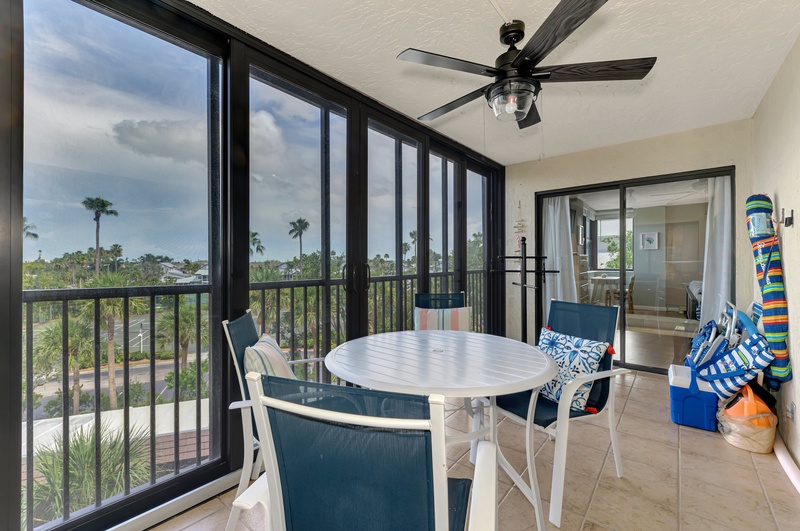 Screened-in Balcony with Seating