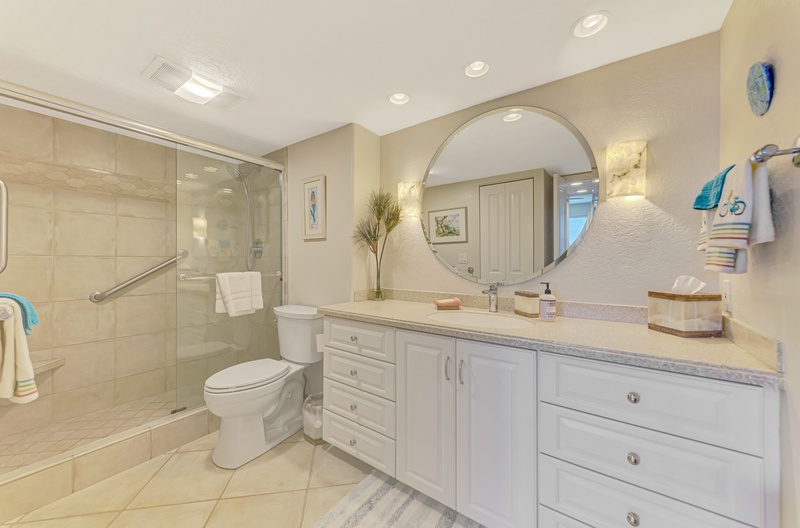 Primary Bathroom, Ensuite