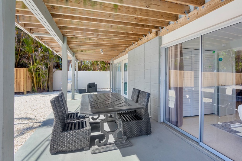 Unit A, Outdoor Dining