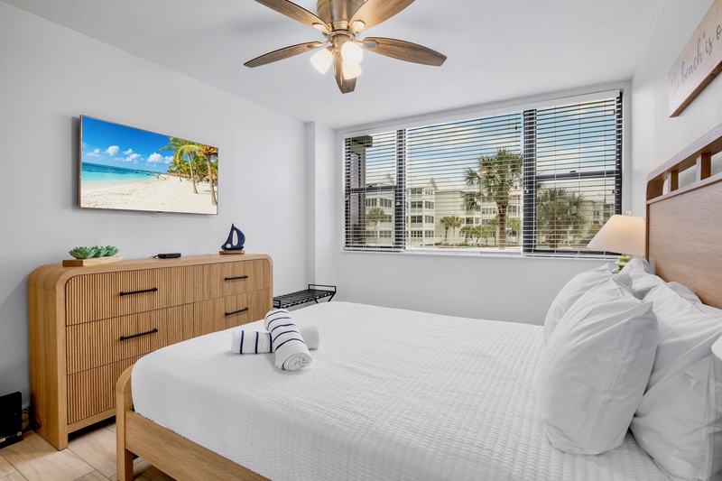 Second Bedroom, Full bed