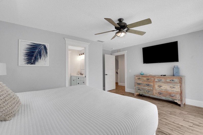 Sixth Bedroom, King