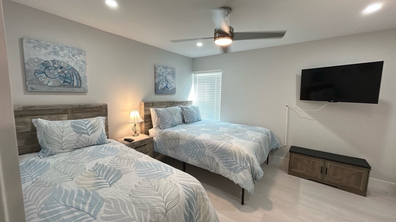 Primary Bedroom, 1 Queen bed and 1 Twin bed