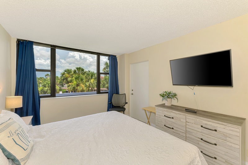 Primary Bedroom, King