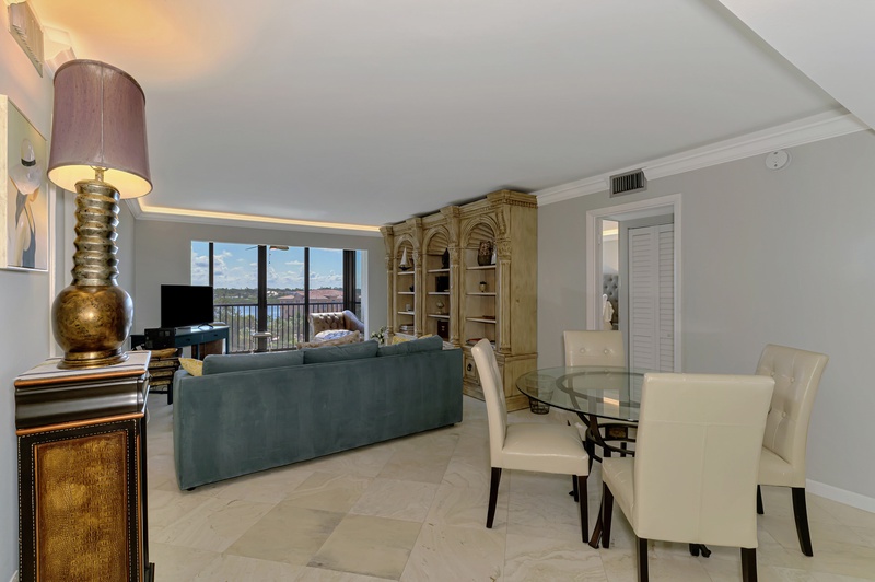 Open-concept Dining and Living Areas