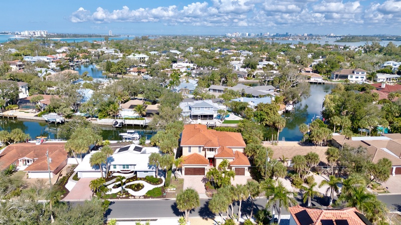 Treasure on the Canal by Siesta Luxury Rental Properties