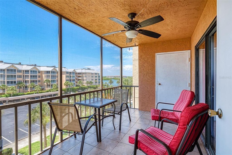 Screened-in Balcony