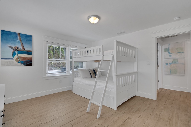 Eighth Bedroom, Full/Full Bunk