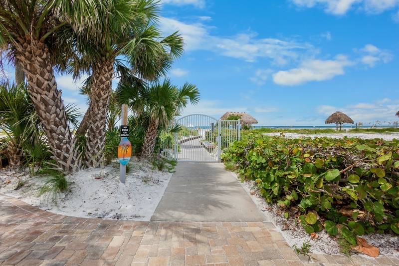 Charming path to the Gulf