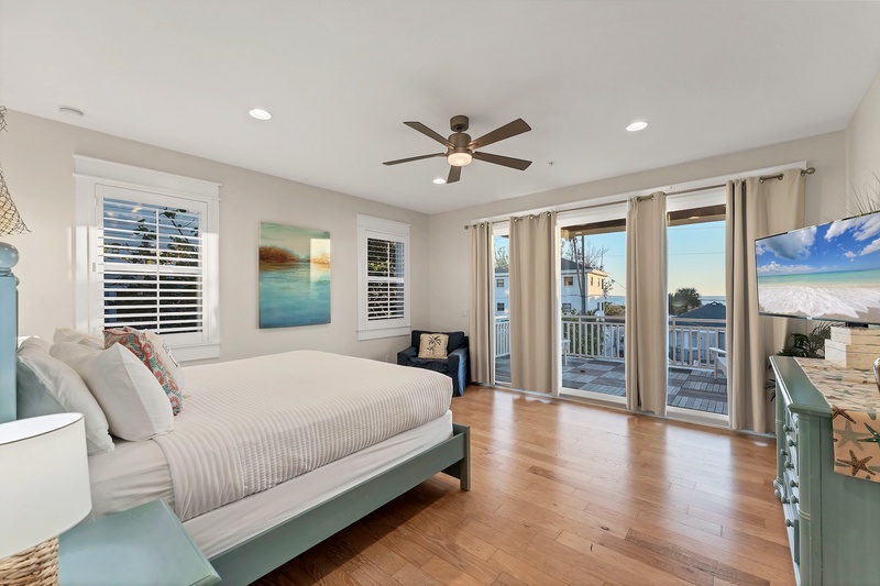 Second Bedroom, King