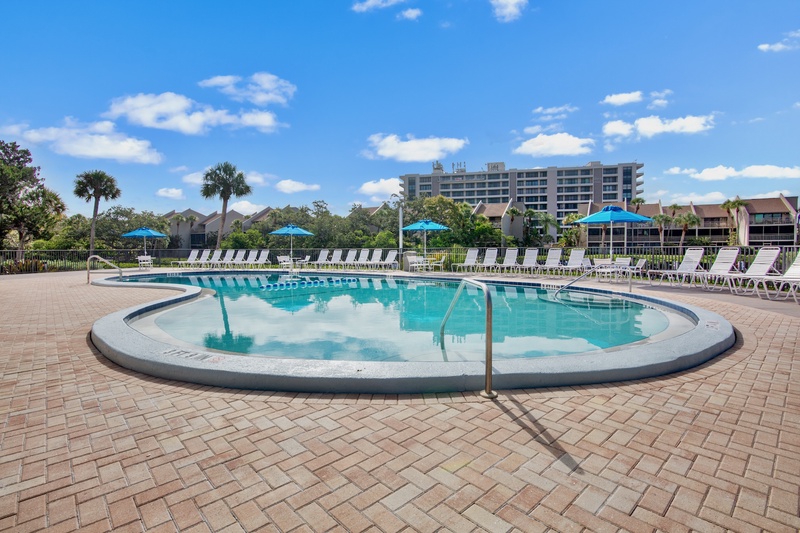 Midnight Cove II by Tropical Sands Accommodations Pool