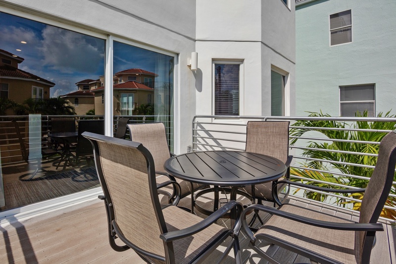 Balcony, Dining Area