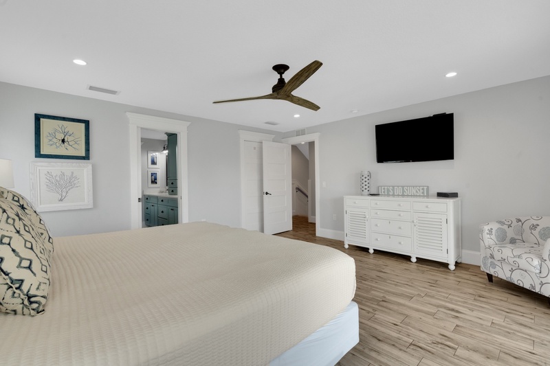 Primary Bedroom, King