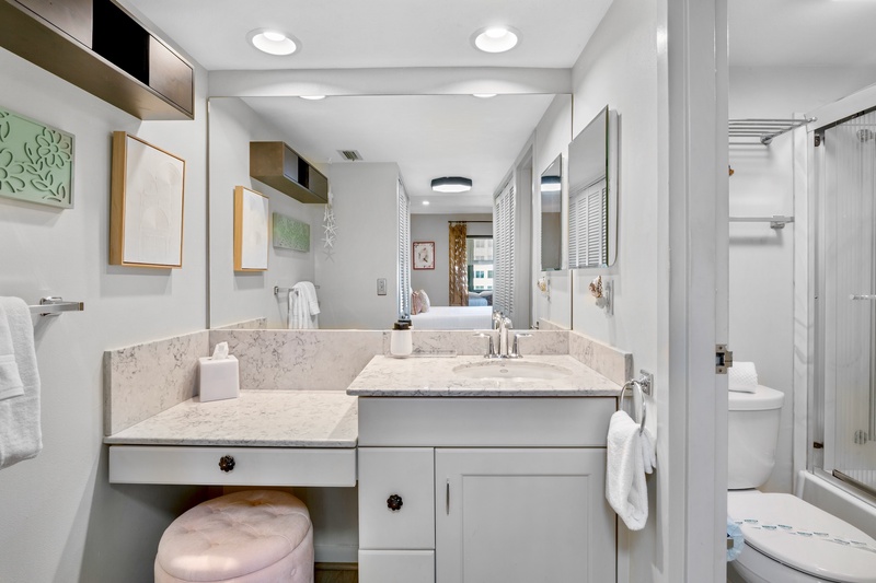 Primary Bedroom, Ensuite Bathroom