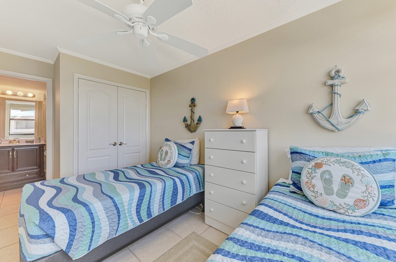 Third Bedroom, Two Twin beds