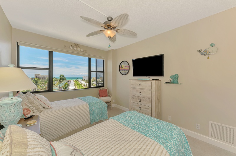 Second Bedroom, Two Twin XL beds