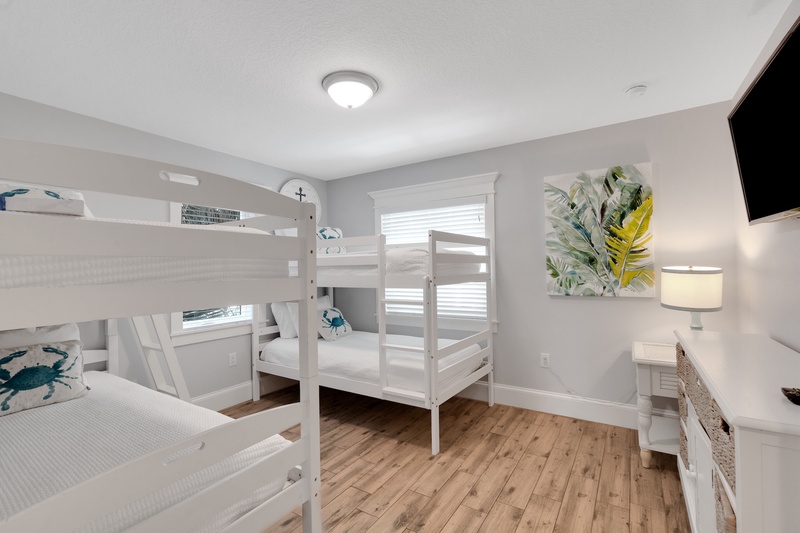 Eighth Bedroom, Two Twin/Twin Bunks